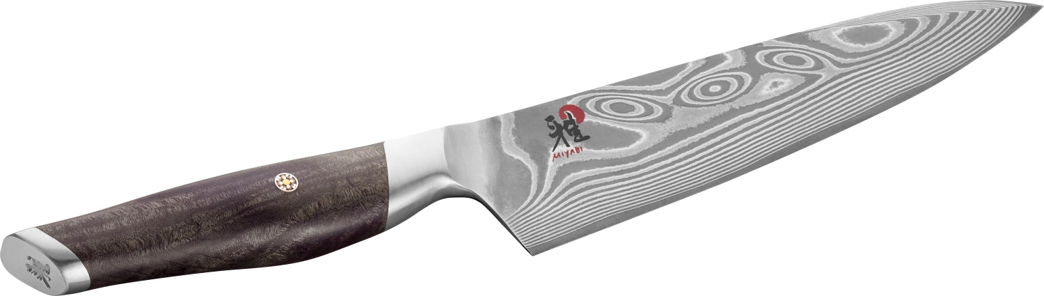 Elegantes 20 cm Gyutoh Küchenmesser von Miyabi, ideal für präzises Schneiden, mit kunstvollem Design und hochwertiger Verarbeitung.