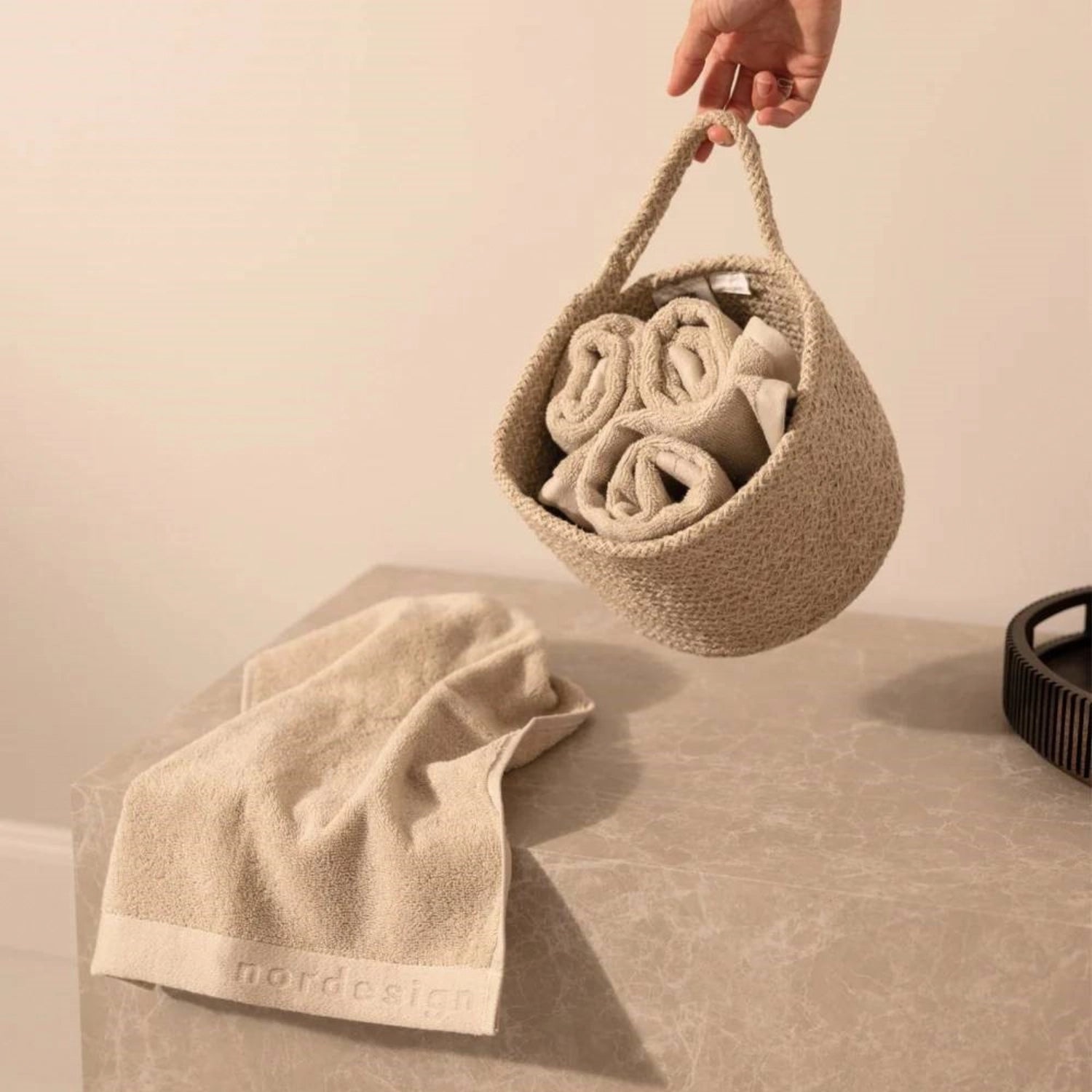 Gästetuch 30x50cm beige in Beige präsentiert im Onlineshop von KAQTU Design AG. Badetuch ist von Nordesign