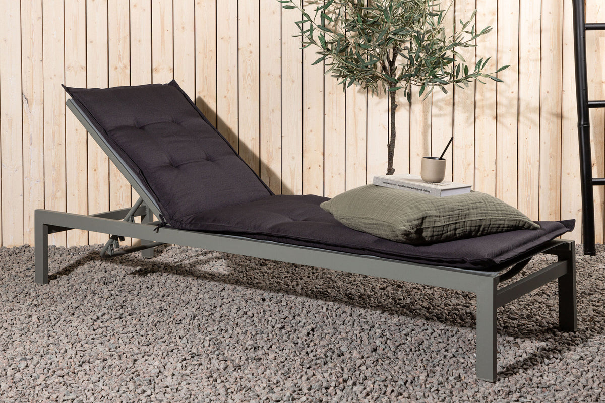 Kissen für Sonnenliege in Dunkelgrau präsentiert im Onlineshop von KAQTU Design AG. Outdoor-Accessoire ist von Venture Home
