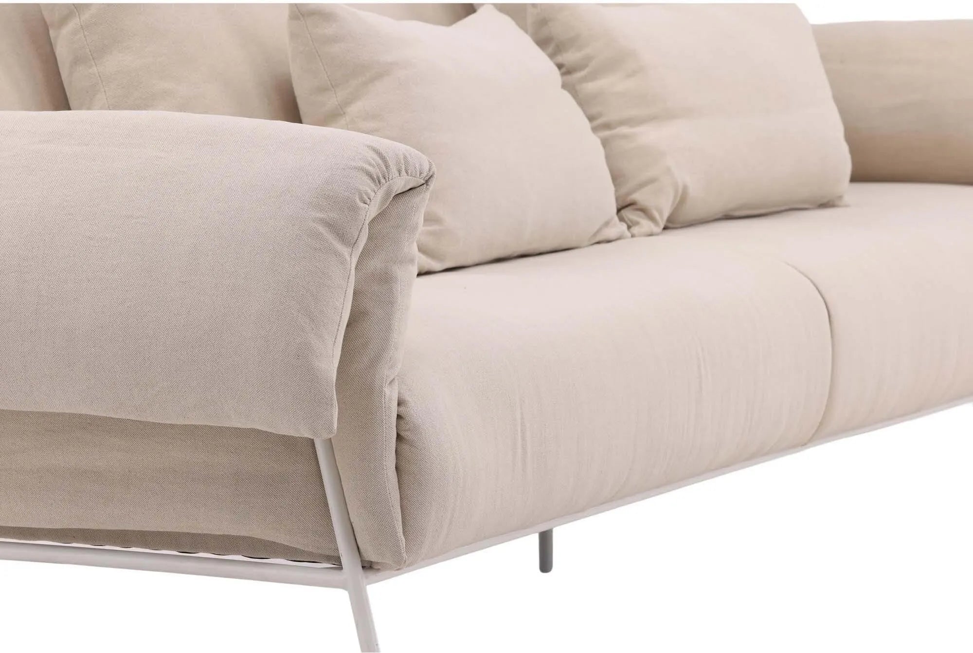 Öckerö Sofa von Vind: Zeitloses Design in harmonischen Naturtönen.