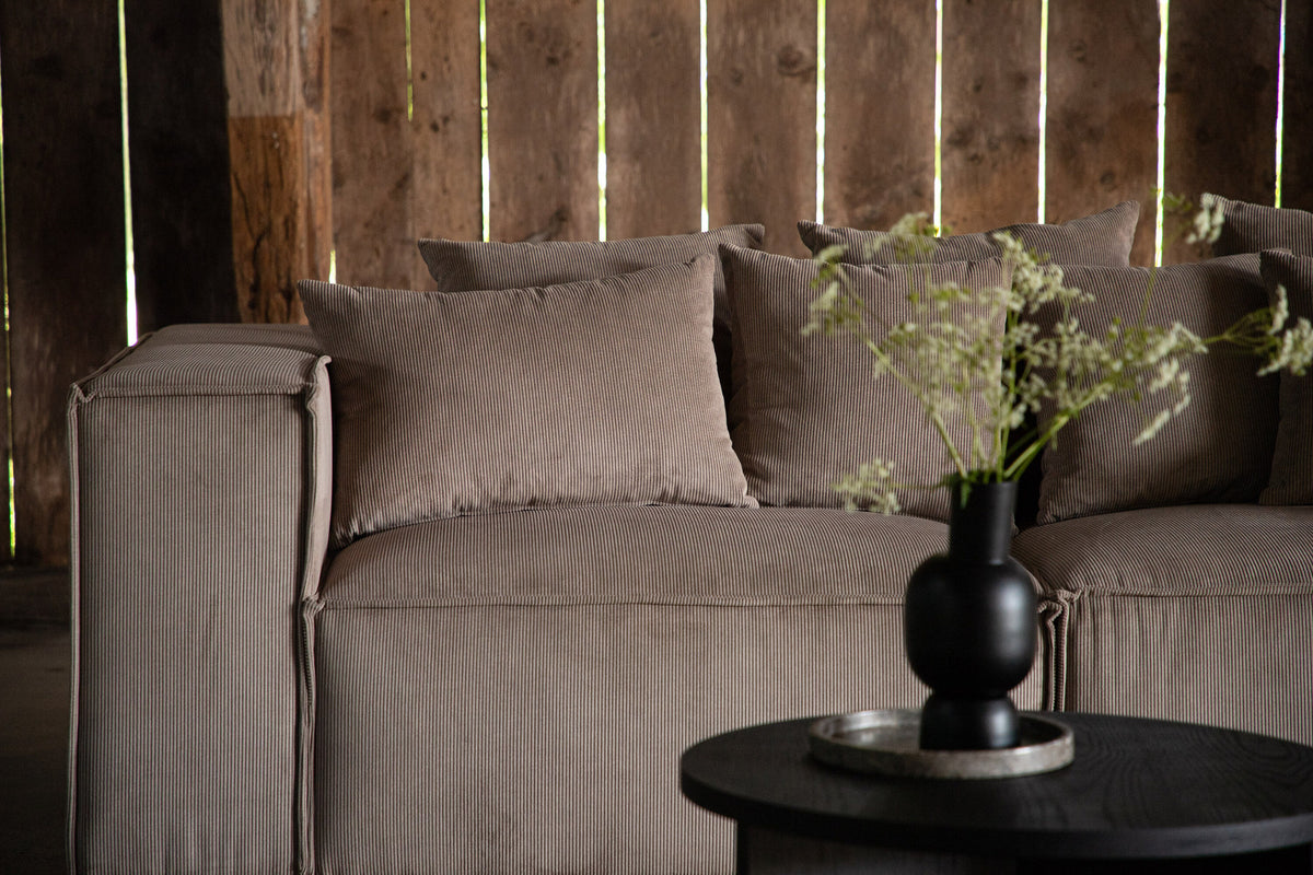Gillholmen Sofa in Braun präsentiert im Onlineshop von KAQTU Design AG. 3er Sofa ist von Vind