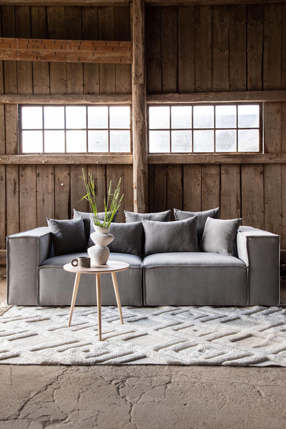 Gillholmen Sofa in Grau präsentiert im Onlineshop von KAQTU Design AG. 3er Sofa ist von Vind