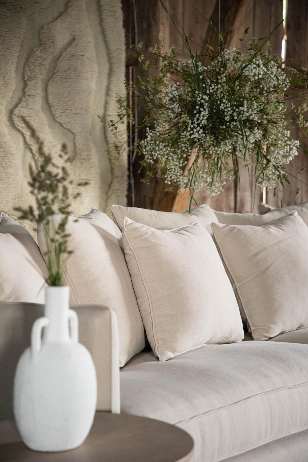 Segelskären Sofa in Beige präsentiert im Onlineshop von KAQTU Design AG. 3er Sofa ist von Vind