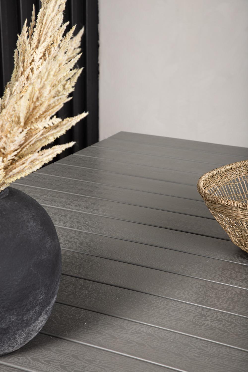 Levels Gartentisch ausziehbar in Schwarz präsentiert im Onlineshop von KAQTU Design AG. Gartentisch ist von Venture Home