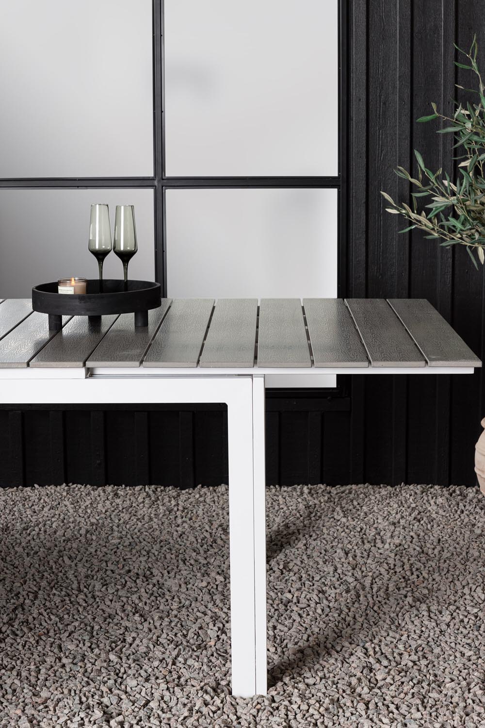 Levels Gartentisch ausziehbar in Weiss präsentiert im Onlineshop von KAQTU Design AG. Gartentisch ist von Venture Home