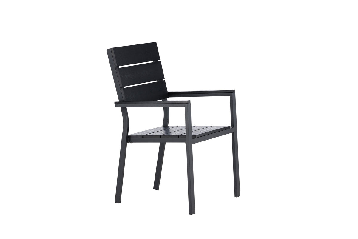 Levels Gartenstuhl in Schwarz präsentiert im Onlineshop von KAQTU Design AG. Gartenstuhl mit Armlehnen ist von Venture Home