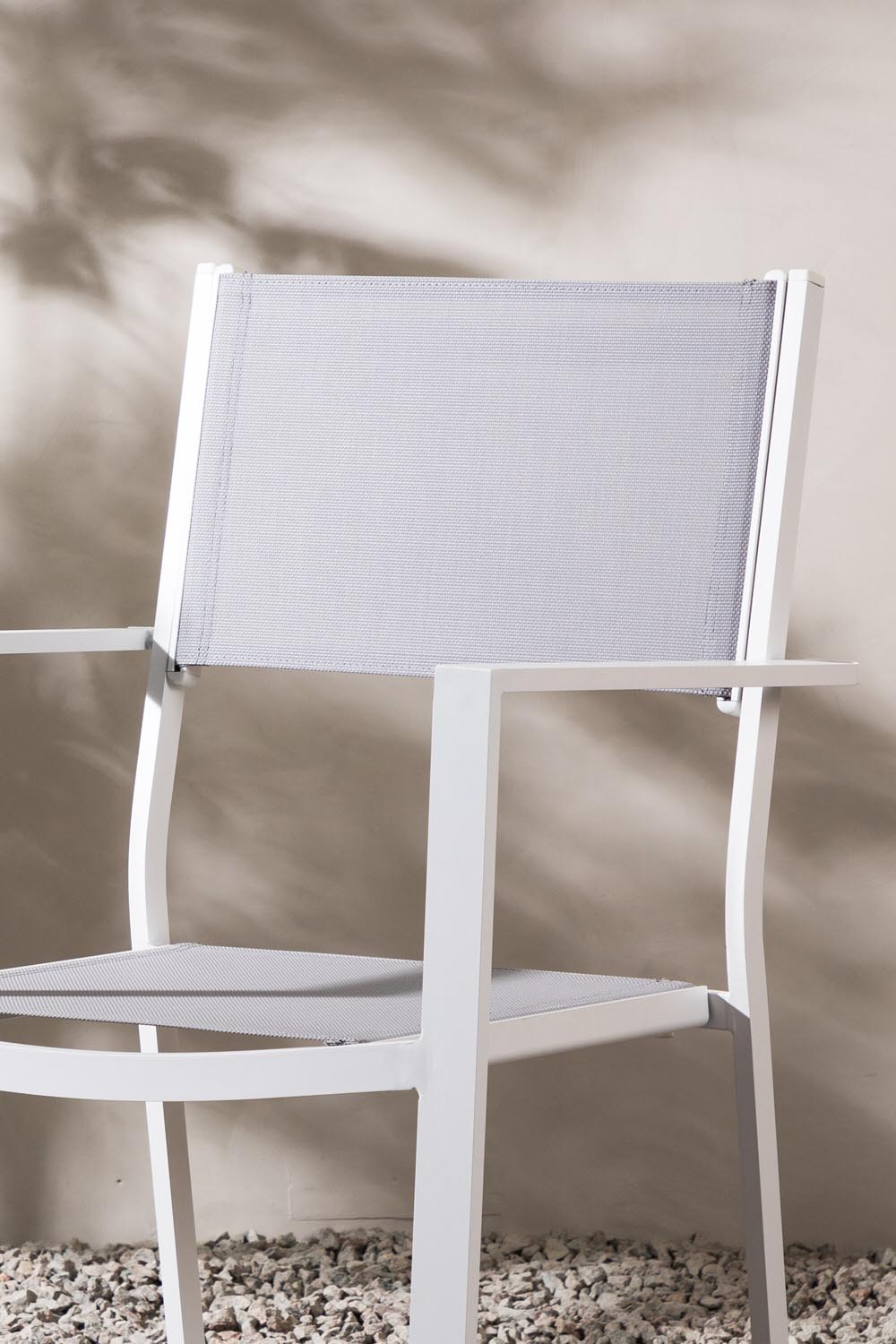 Copacabana Stapelstuhl in Weiss präsentiert im Onlineshop von KAQTU Design AG. Gartenstuhl mit Armlehnen ist von Venture Home