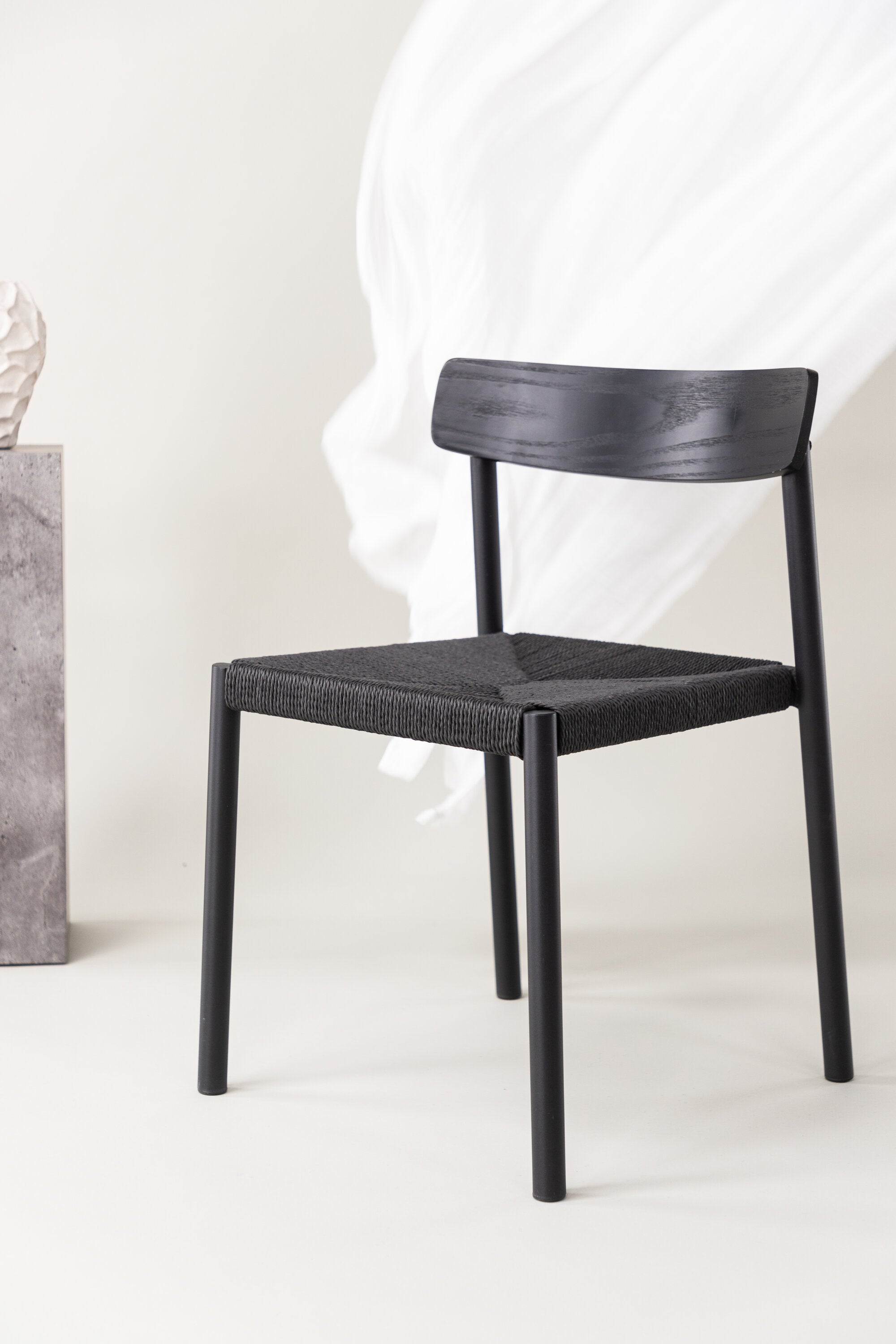 Malmö Stuhl in Schwarz präsentiert im Onlineshop von KAQTU Design AG. Stuhl ist von Vind