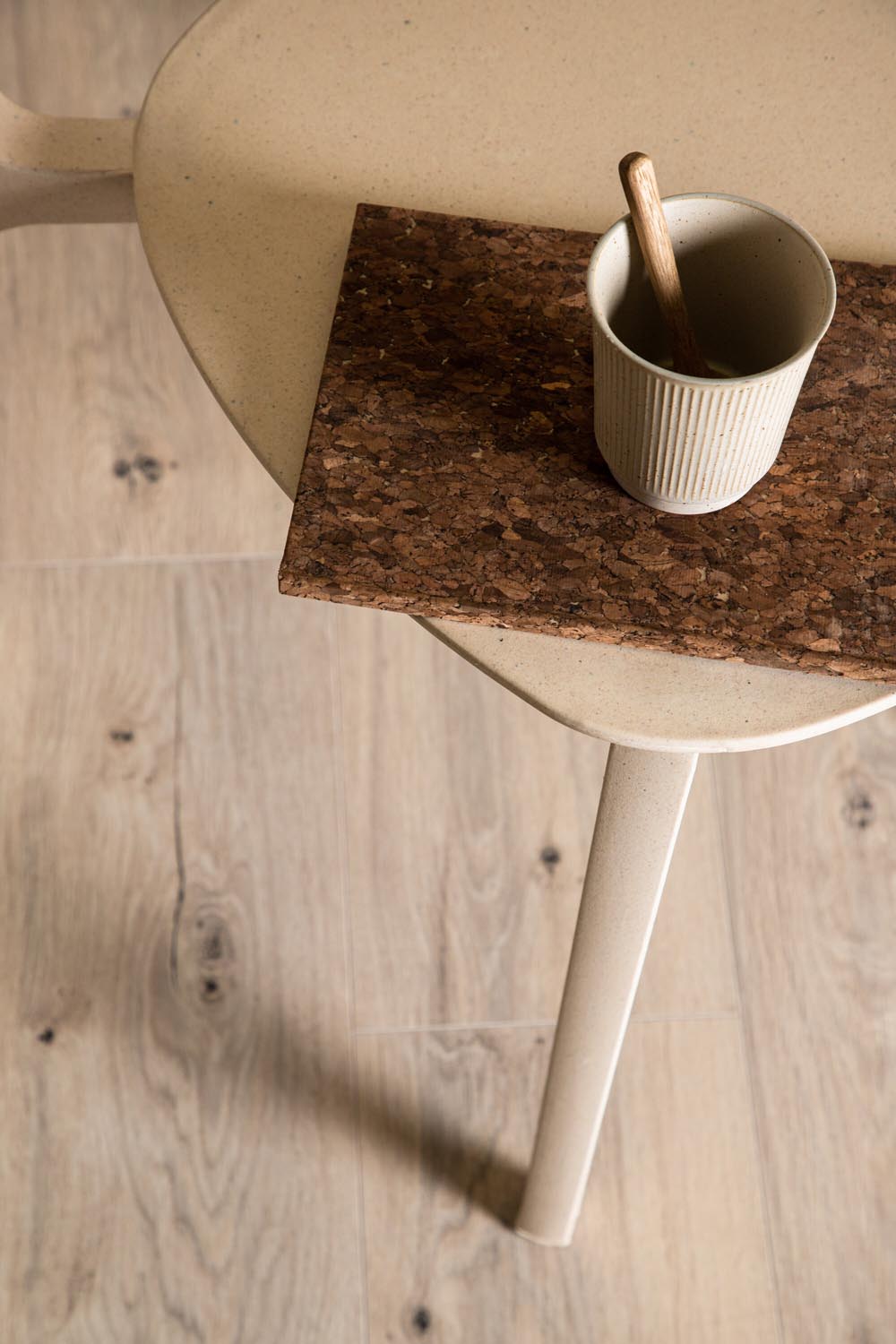 Åstol Stuhl in Beige präsentiert im Onlineshop von KAQTU Design AG. Stuhl ist von Venture Home