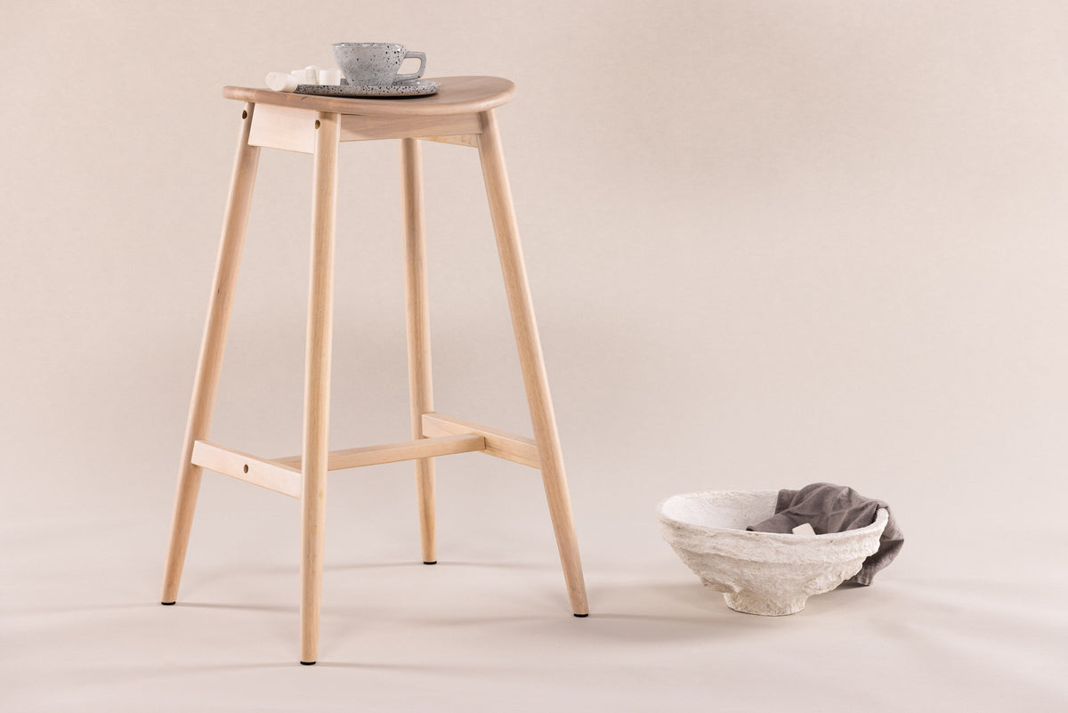 Orust Barstuhl in Tünchen präsentiert im Onlineshop von KAQTU Design AG. Barhocker ist von Vind