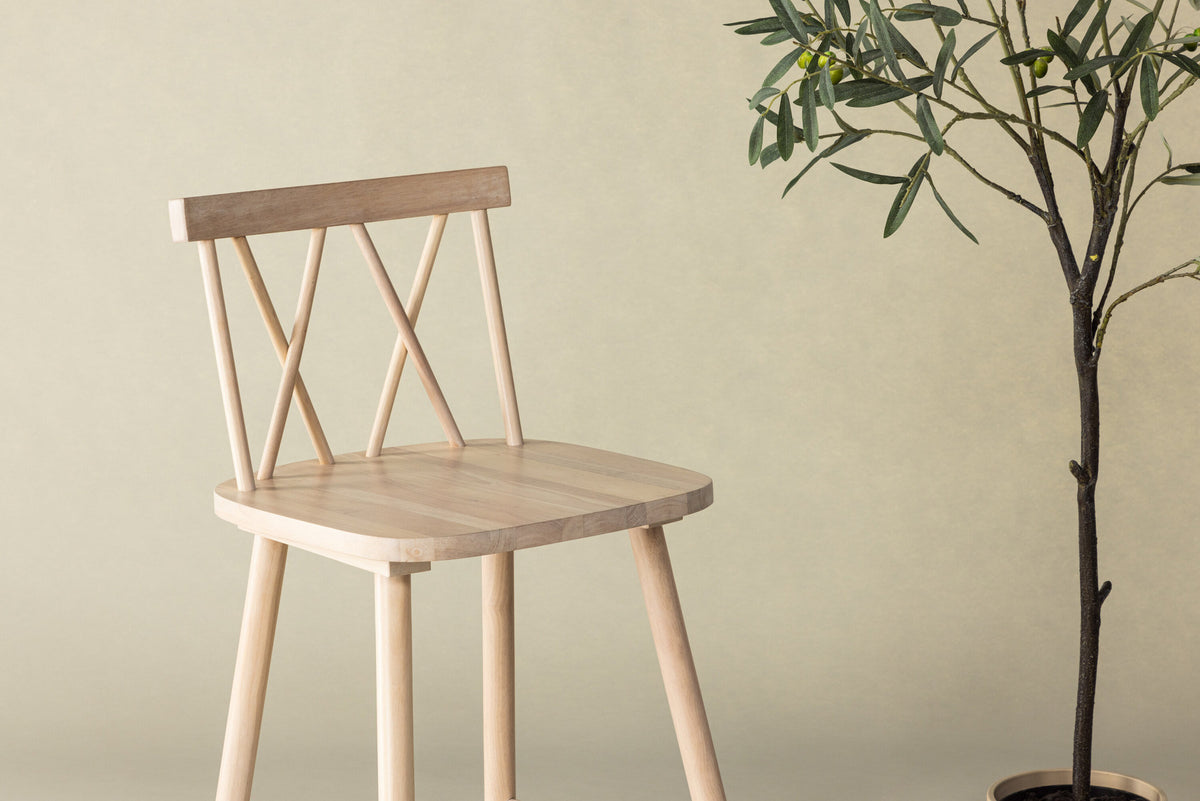 Mollöström Barstuhl in Tünchen präsentiert im Onlineshop von KAQTU Design AG. Barstuhl ist von Vind