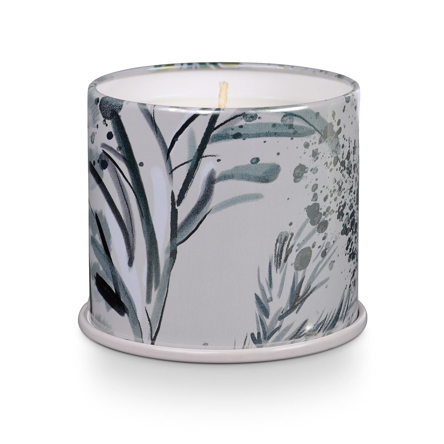 Winter White Vanity Tin Duftkerze, Weiss, in Weiß präsentiert im Onlineshop von KAQTU Design AG. Duftkerze ist von Illume