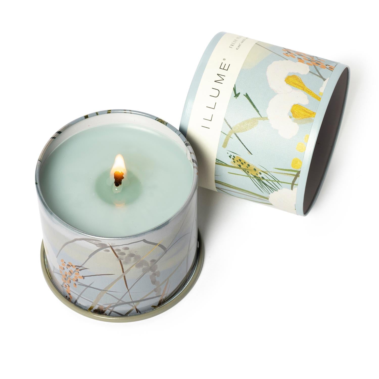 Fresh Sea Salt Vanity Tin Duftkerze, Blau, in Blau präsentiert im Onlineshop von KAQTU Design AG. Duftkerze ist von Illume
