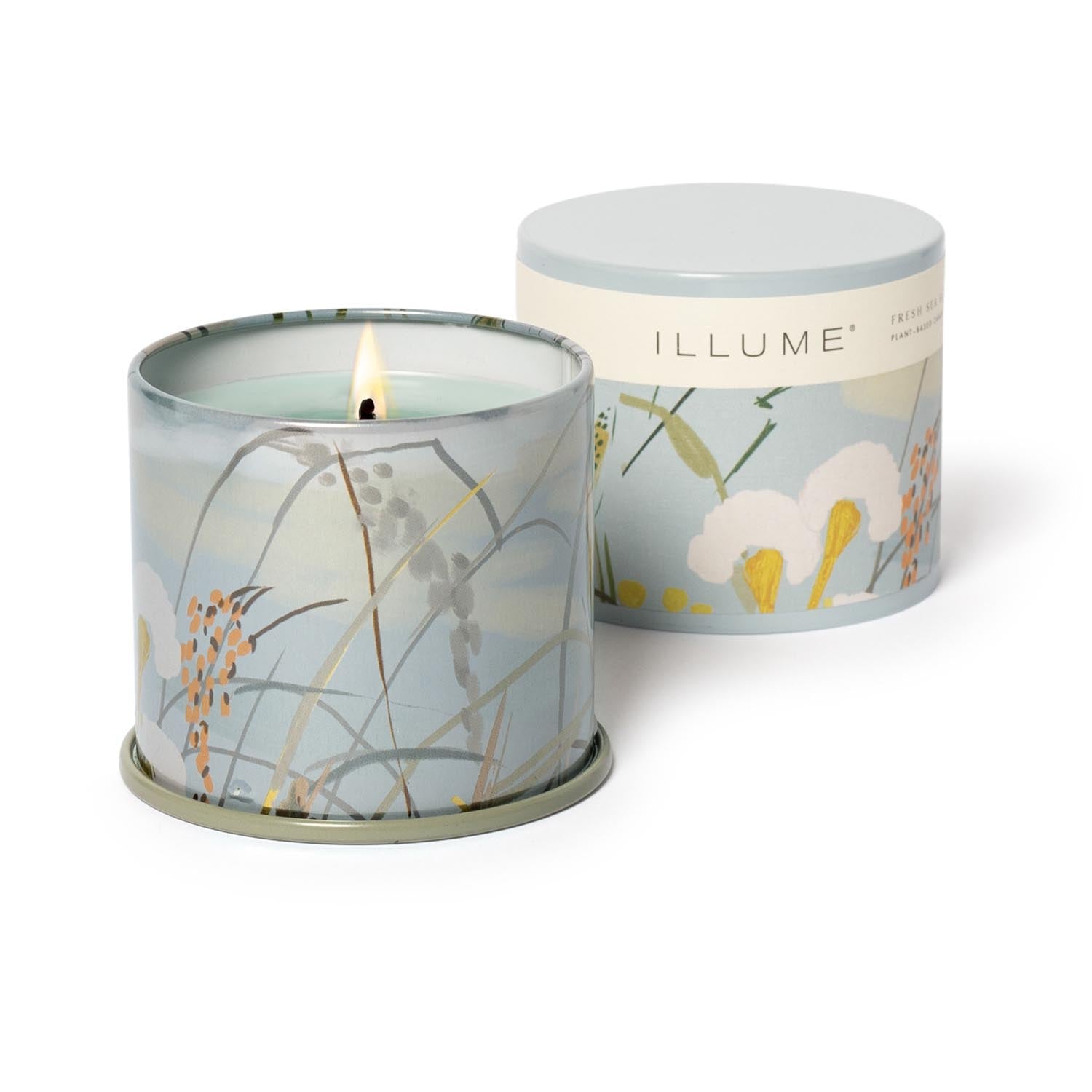 Fresh Sea Salt Vanity Tin Duftkerze, Blau, in Blau präsentiert im Onlineshop von KAQTU Design AG. Duftkerze ist von Illume
