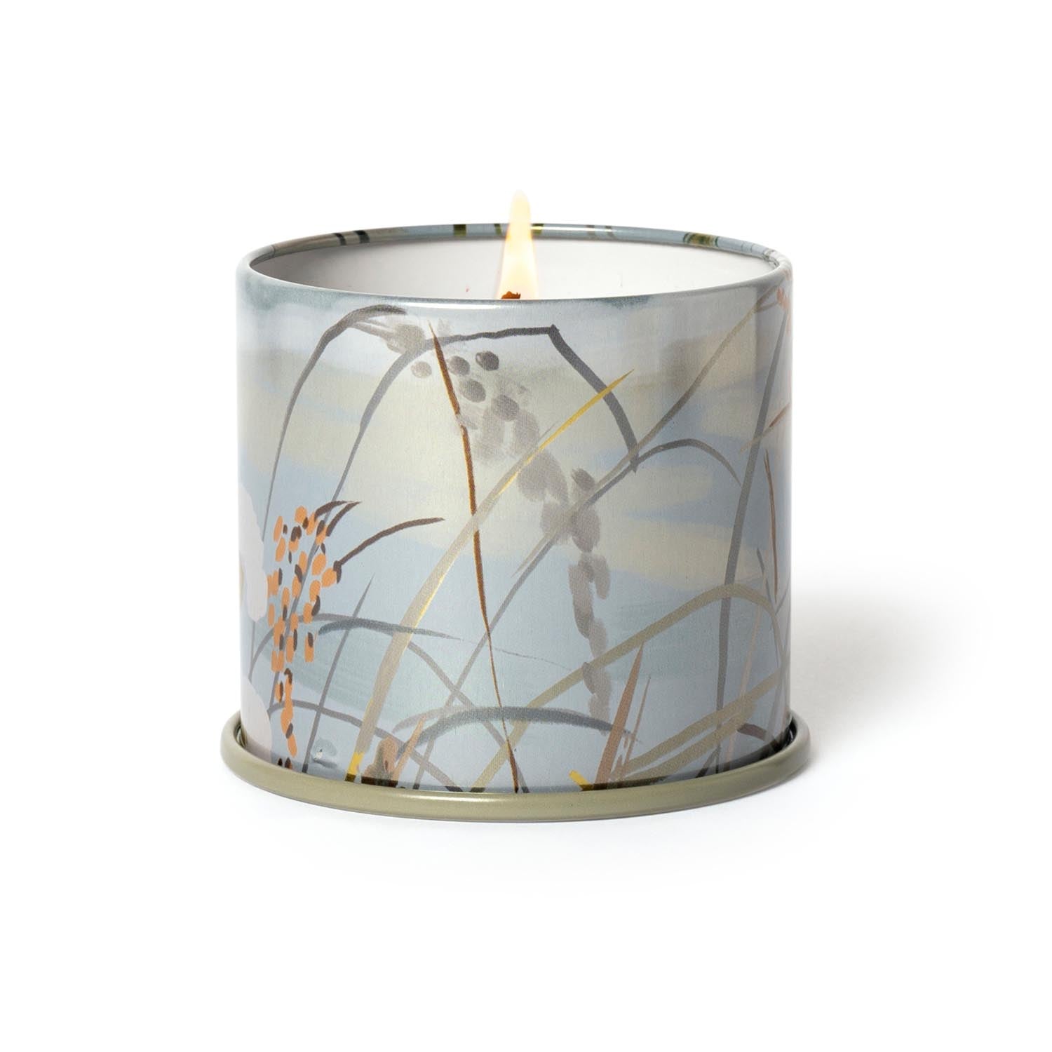 Fresh Sea Salt Vanity Tin Duftkerze, Blau, in Blau präsentiert im Onlineshop von KAQTU Design AG. Duftkerze ist von Illume