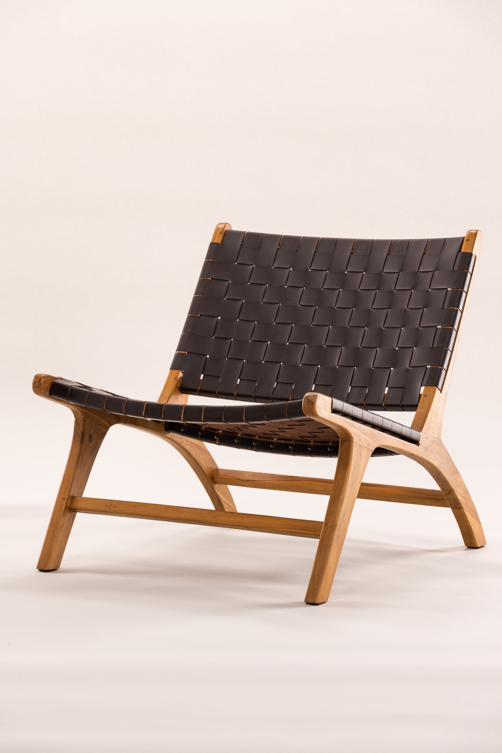 Rike Sessel in Braun präsentiert im Onlineshop von KAQTU Design AG. Sessel ist von Vind