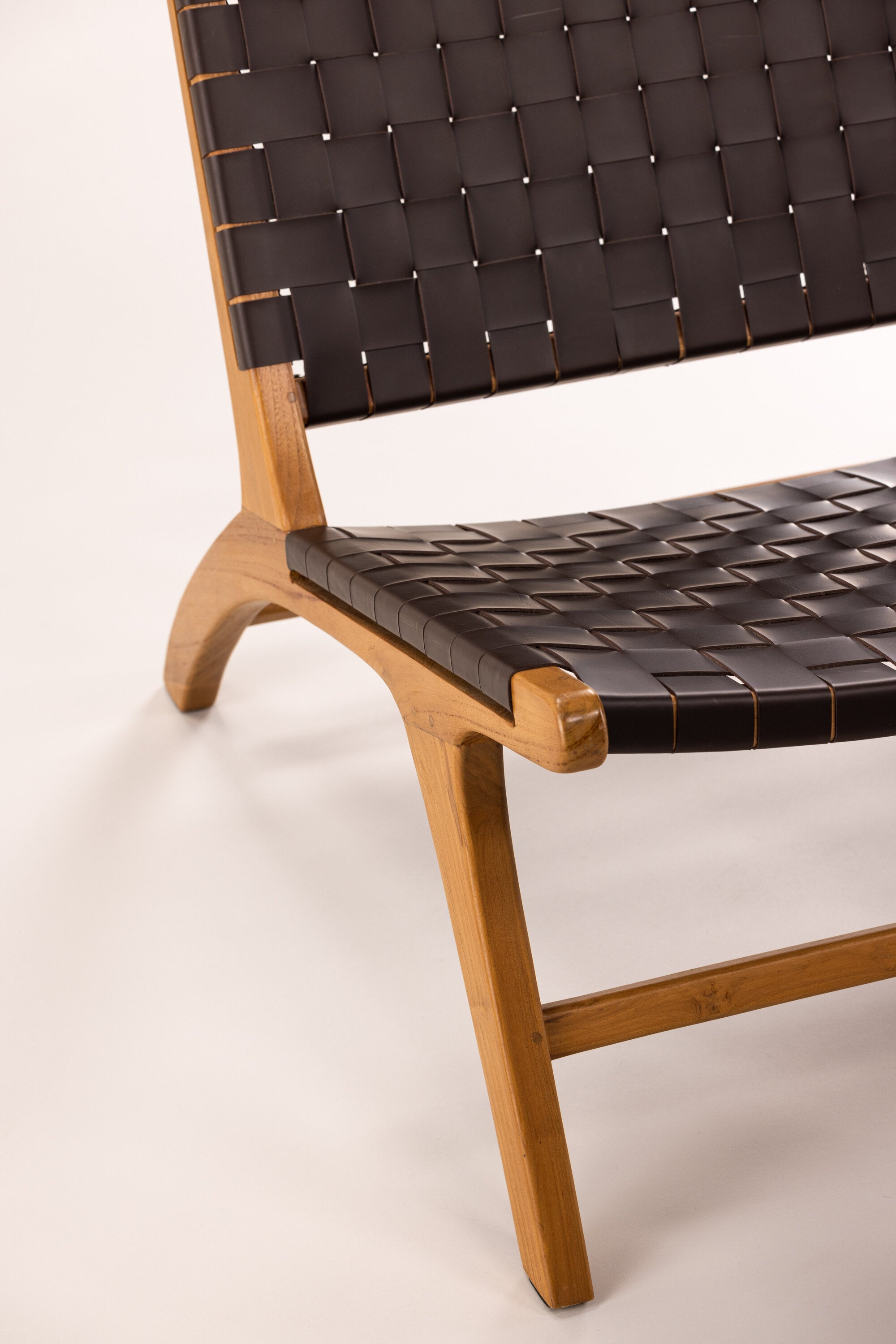 Rike Sessel in Braun präsentiert im Onlineshop von KAQTU Design AG. Sessel ist von Vind