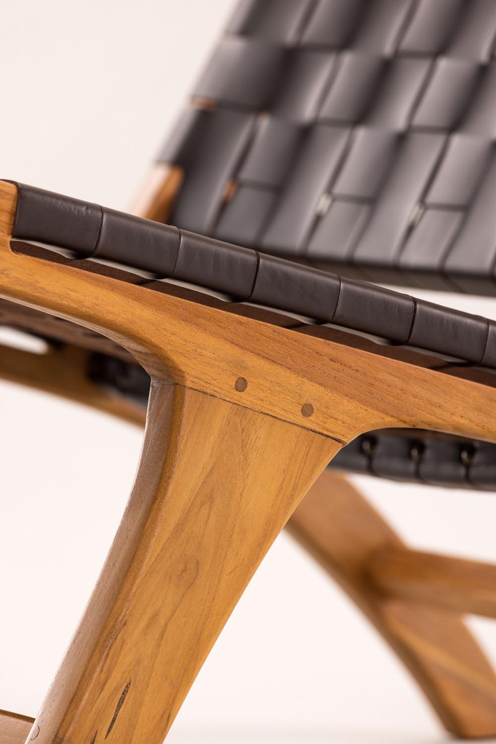 Rike Sessel in Braun präsentiert im Onlineshop von KAQTU Design AG. Sessel ist von Vind