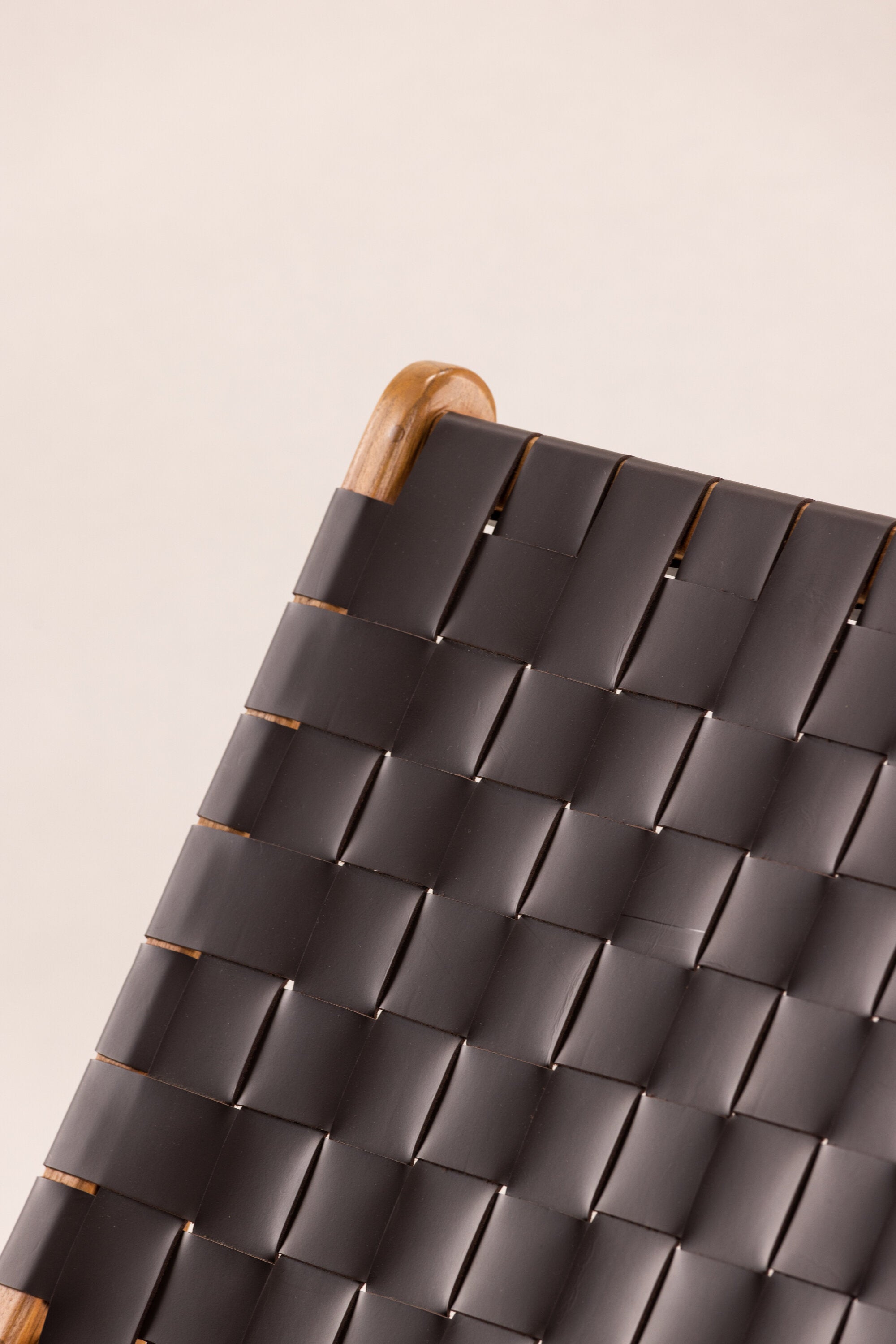 Rike Sessel in Braun präsentiert im Onlineshop von KAQTU Design AG. Sessel ist von Vind