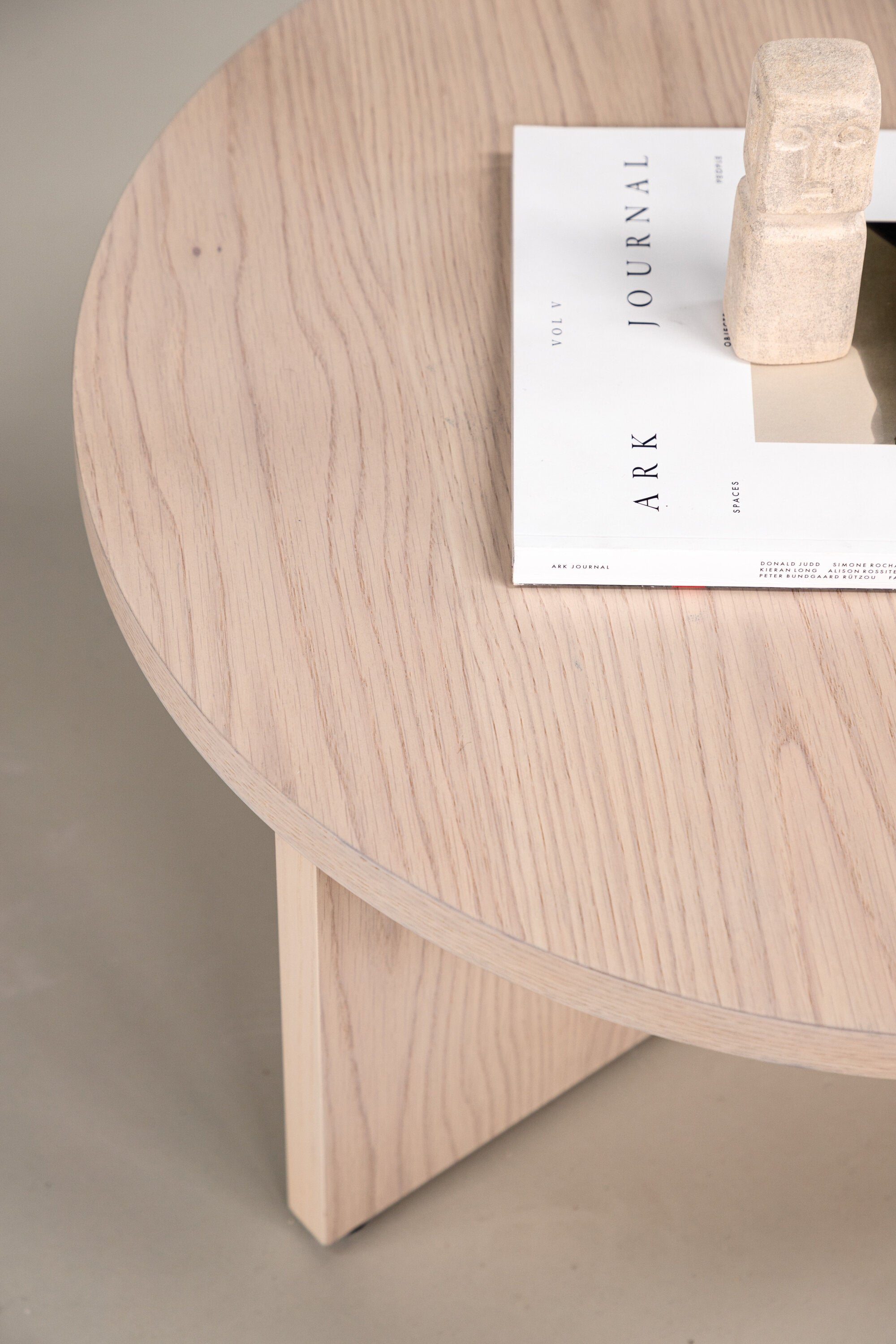 Saltö Beistelltisch in Tünchen präsentiert im Onlineshop von KAQTU Design AG. Beistelltisch ist von Vind