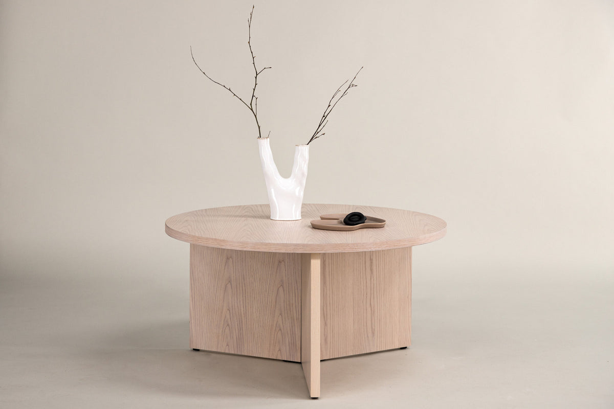 Saltö Beistelltisch in Tünchen präsentiert im Onlineshop von KAQTU Design AG. Beistelltisch ist von Vind