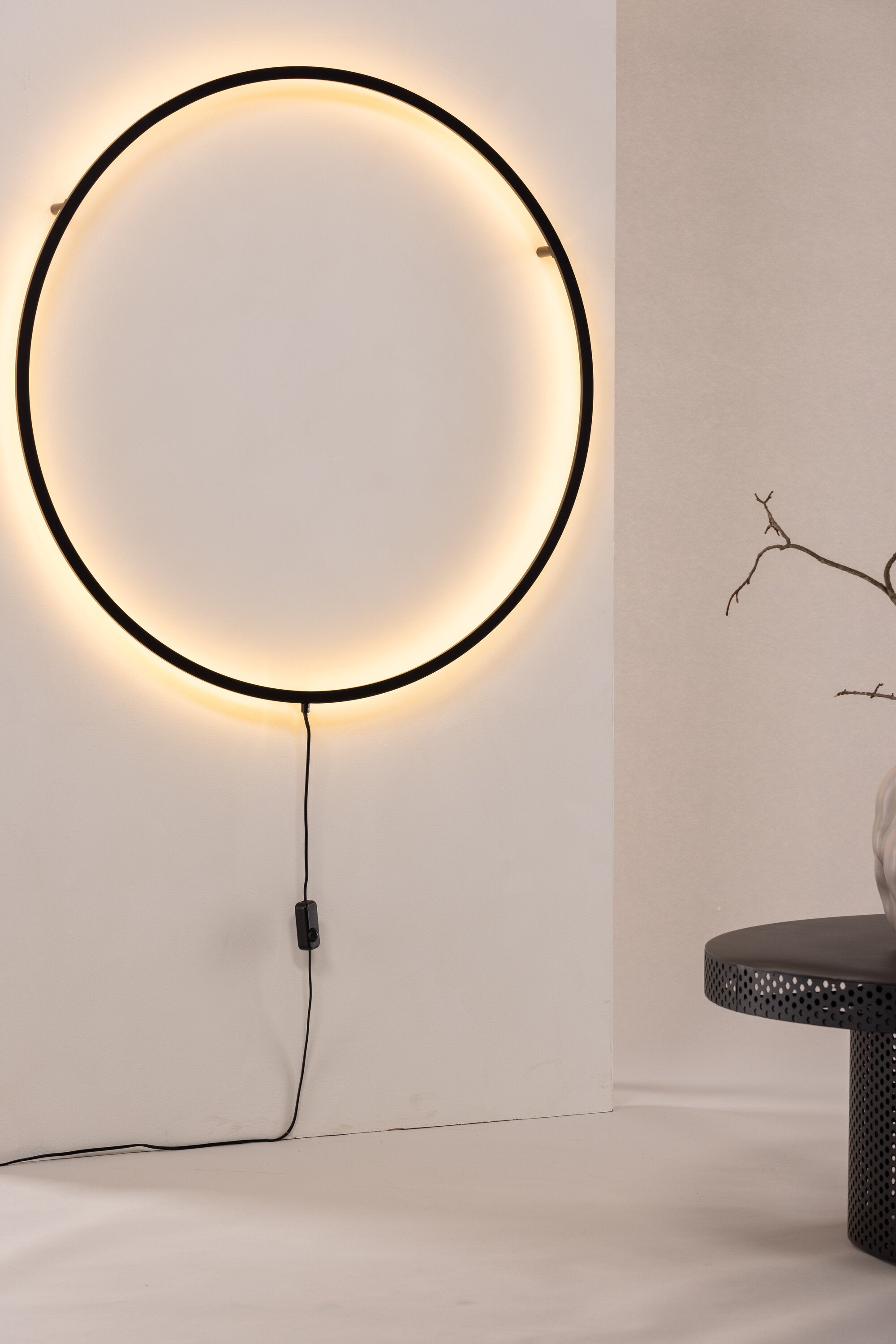 Sörmjöle x Josefin Lustig Wandleuchte in Schwarz präsentiert im Onlineshop von KAQTU Design AG. Wandleuchte ist von Vind