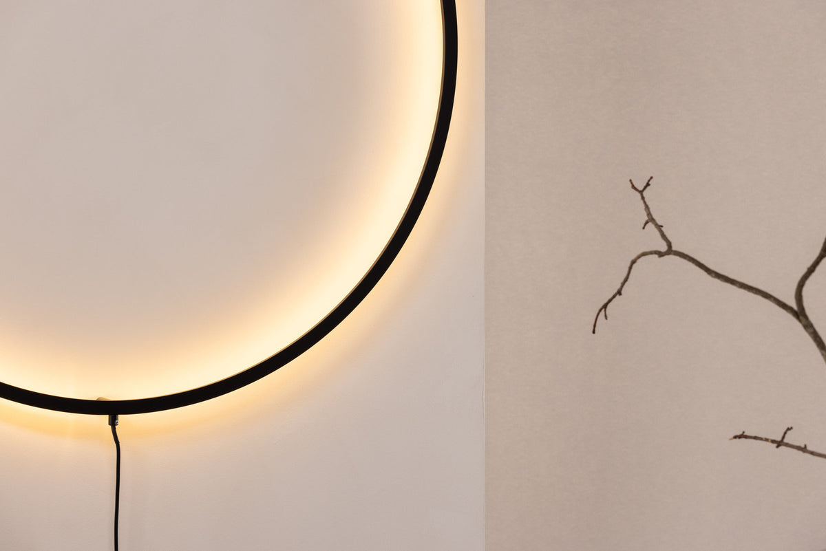 Sörmjöle x Josefin Lustig Wandleuchte in Schwarz präsentiert im Onlineshop von KAQTU Design AG. Wandleuchte ist von Vind