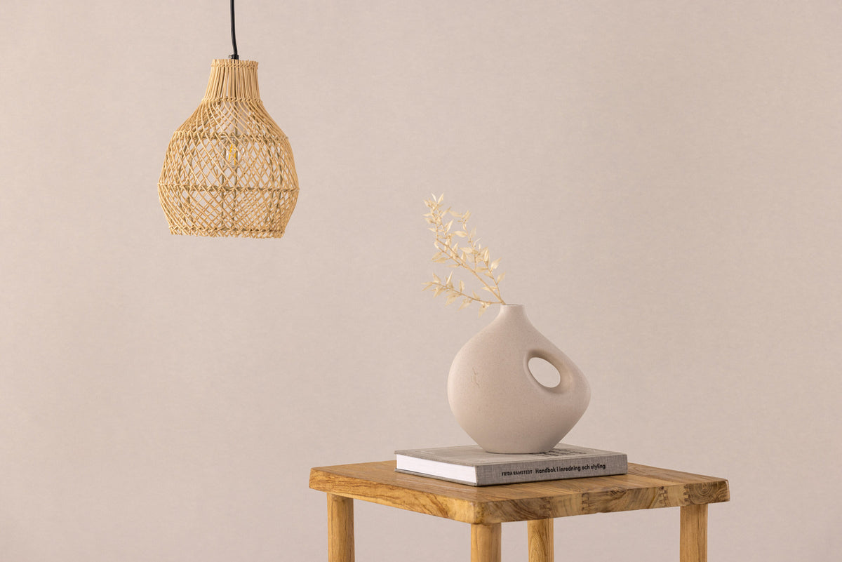 Varekil Pendelleuchte in Natur präsentiert im Onlineshop von KAQTU Design AG. Pendelleuchte ist von Vind