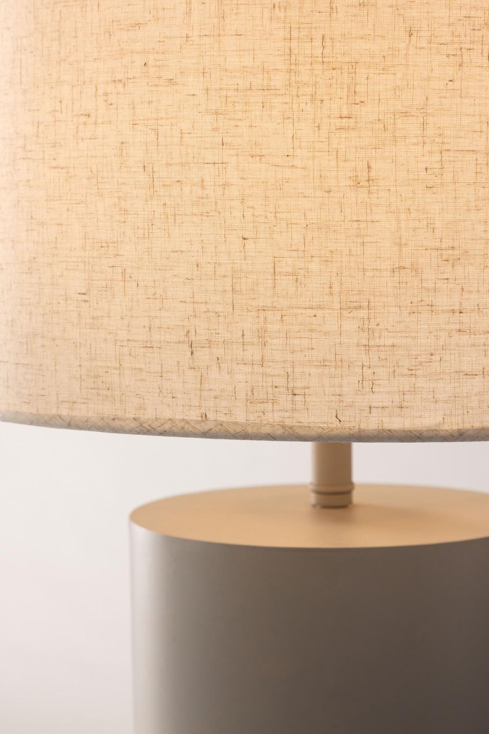 Umeå x Josefin Lustig Lighting in Grau präsentiert im Onlineshop von KAQTU Design AG. Stehleuchte ist von Vind