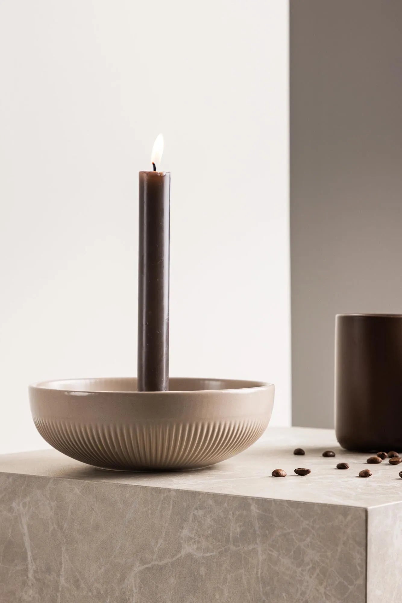 Posh Kerzenständer in Beige/Schwarz präsentiert im Onlineshop von KAQTU Design AG. Kerzenständer ist von Venture Home