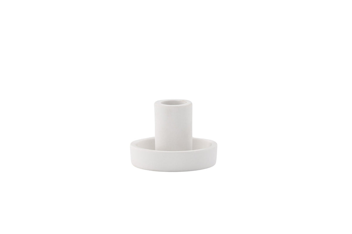 Runder weisser Kerzenständer Ceco aus Ton mit schlichter, minimalistischer Form, Durchmesser 11 cm, Höhe 6 cm.