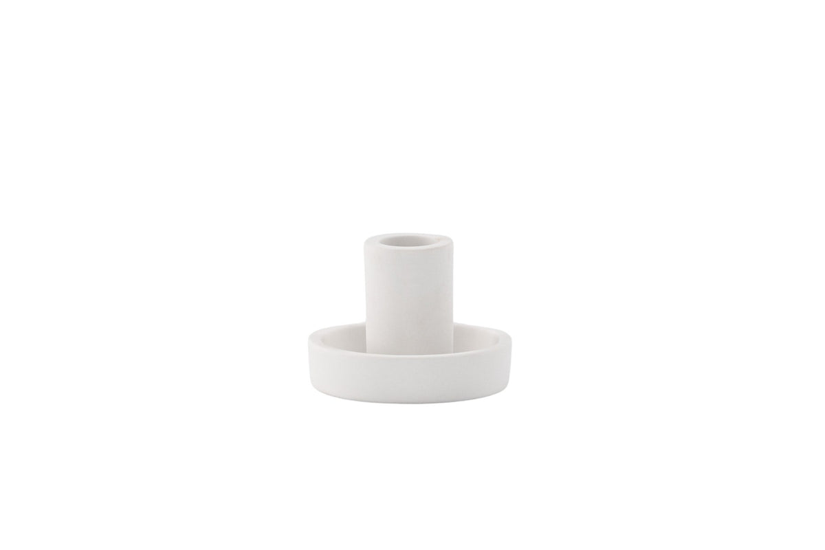 Runder weisser Kerzenständer Ceco aus Ton mit schlichter, minimalistischer Form, Durchmesser 11 cm, Höhe 6 cm.