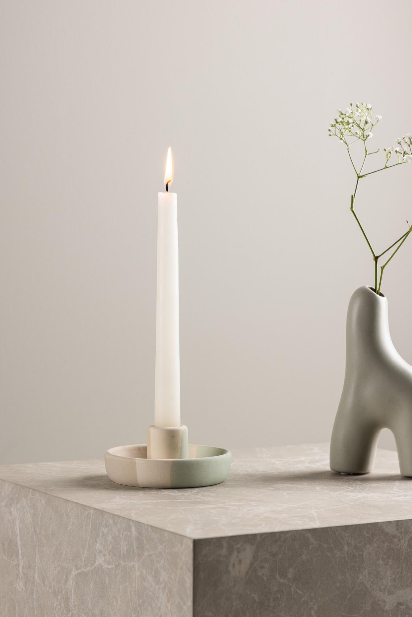 Otis Kerzenständer in Dunkelblau präsentiert im Onlineshop von KAQTU Design AG. Kerzenständer ist von Venture Home