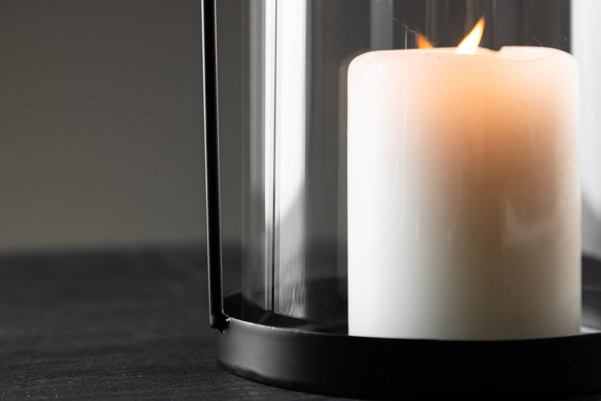 Teelichthalter Flora aus Glas in Schwarz und Klar, rund geformt, Grösse D 22 cm x H 14 cm, Marke Venture Home.