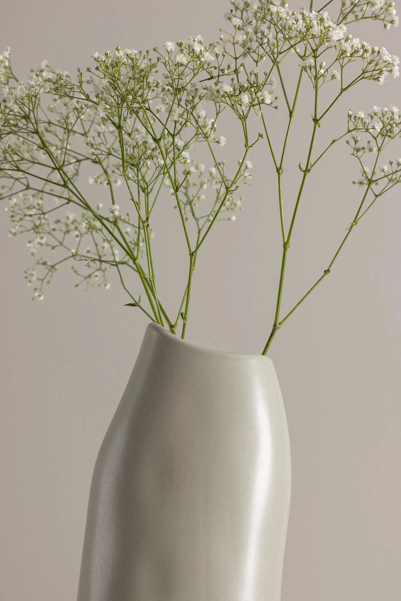 Ernst Vase: Elegante Keramik für exklusive Wohnraumgestaltung.