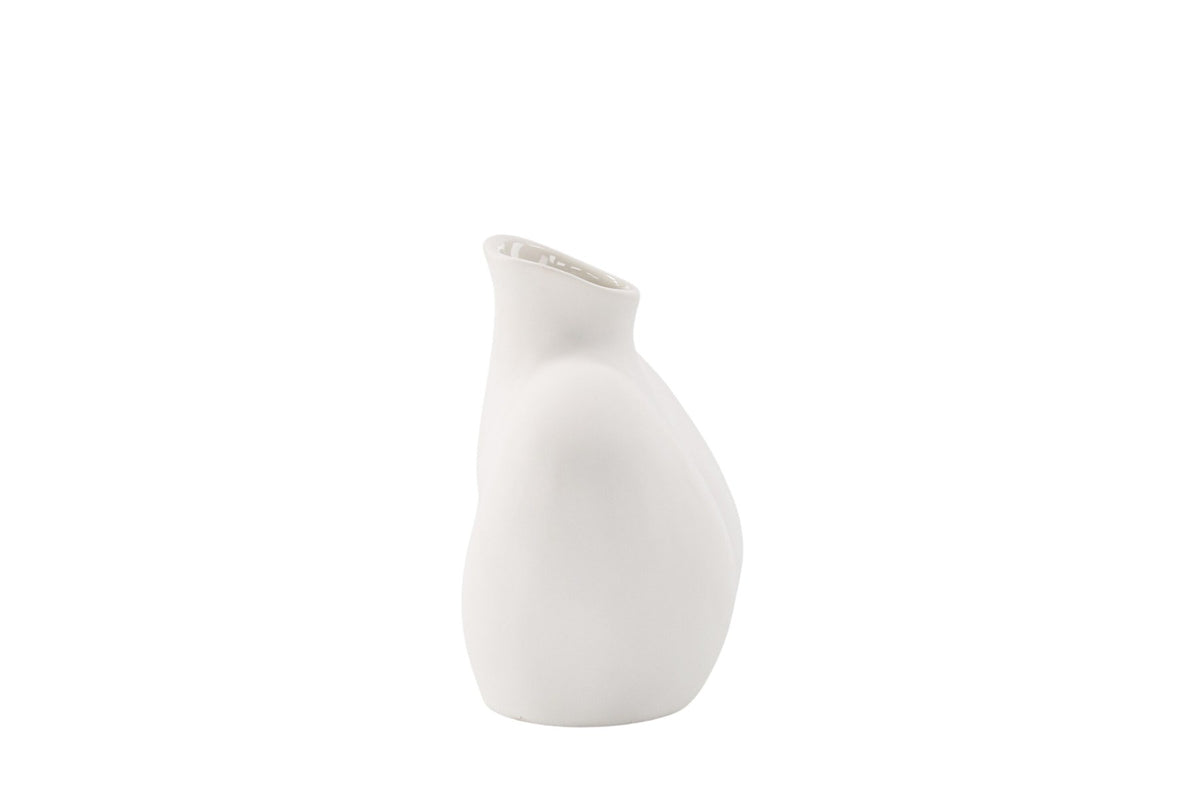 Cremefarbene Harvey Vase aus Steinzeug von Venture Home mit geschwungener, an die weibliche Form angelehnter Silhouette.