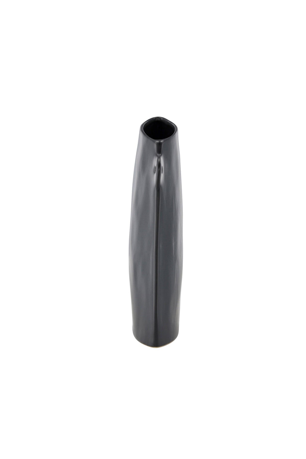 Schwarze Hie Vase von Venture Home aus Steinzeug mit schmaler Öffnung und zwei seitlichen Griffen, freigestellt fotografiert.