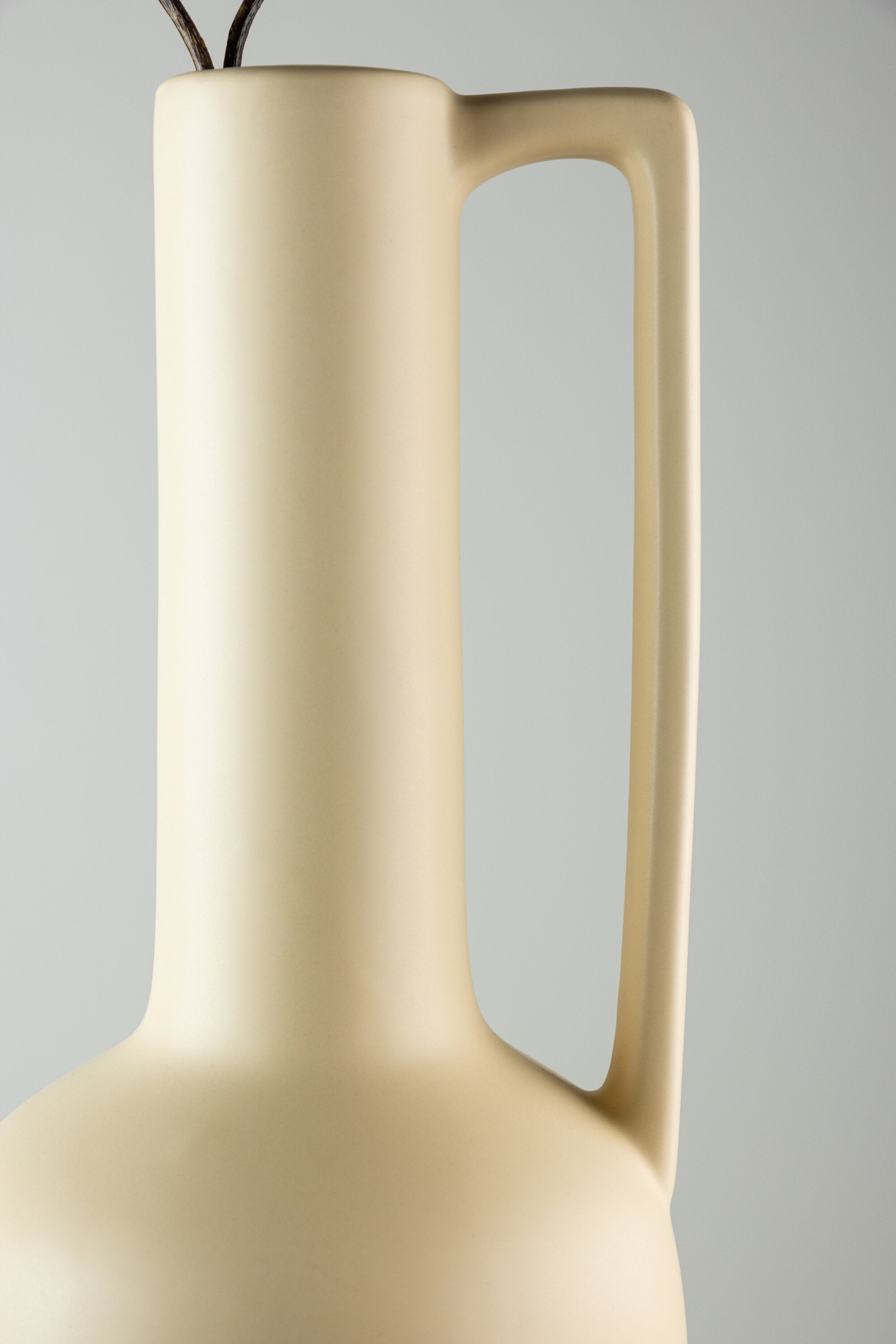 Allis Vase in Gelb präsentiert im Onlineshop von KAQTU Design AG. Vase ist von Venture Home