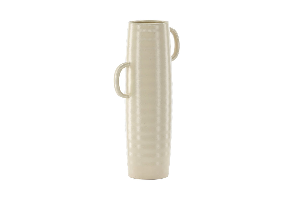 Beige Cent Vase von Venture Home aus Steinzeug mit wellenförmiger Struktur und zwei asymmetrisch angebrachten Griffen an den Seiten.