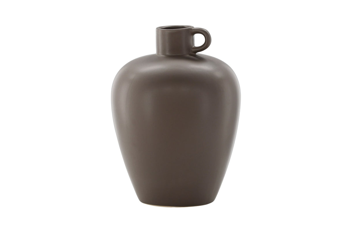 Beige Cent Vase von Venture Home aus Steinzeug mit wellenförmiger Struktur und zwei asymmetrisch angebrachten Griffen an den Seiten.