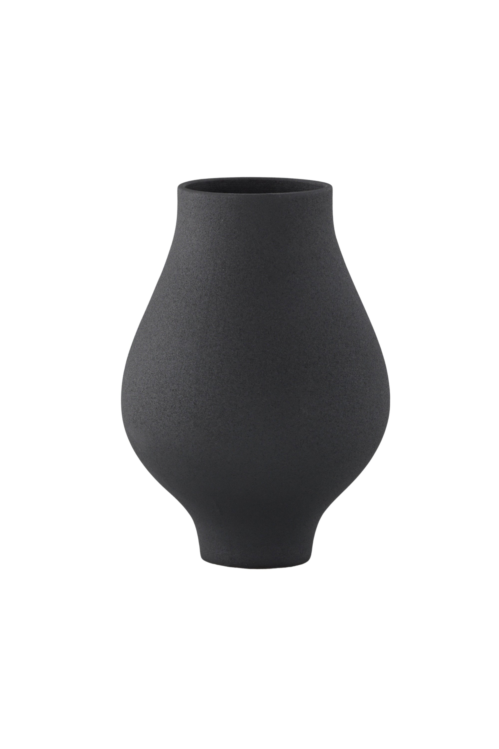 Rellis Vase in Schwarz präsentiert im Onlineshop von KAQTU Design AG. Vase ist von Venture Home