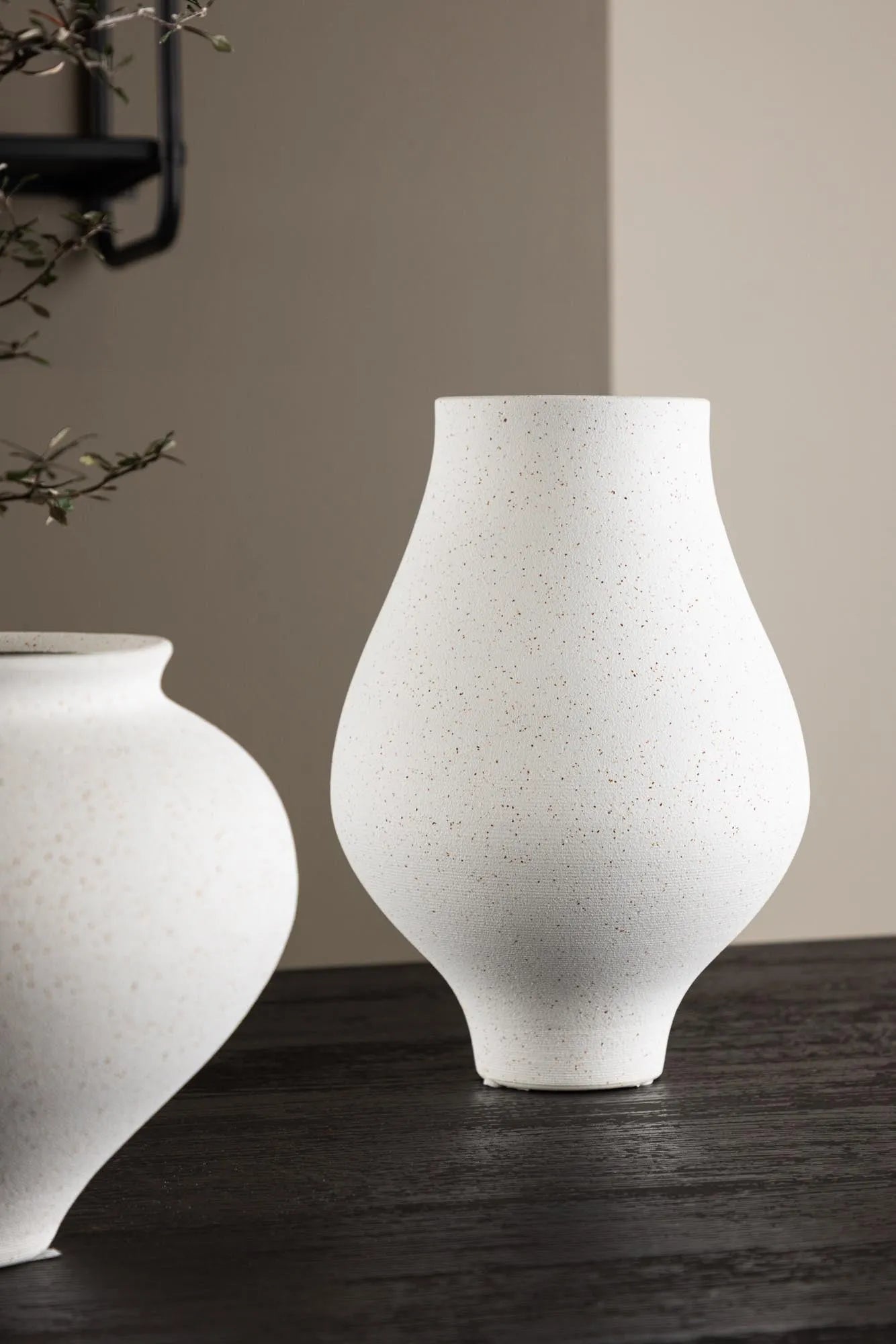 Rellis Vase: Modernes Design für stilvolle Wohnraumakzente.