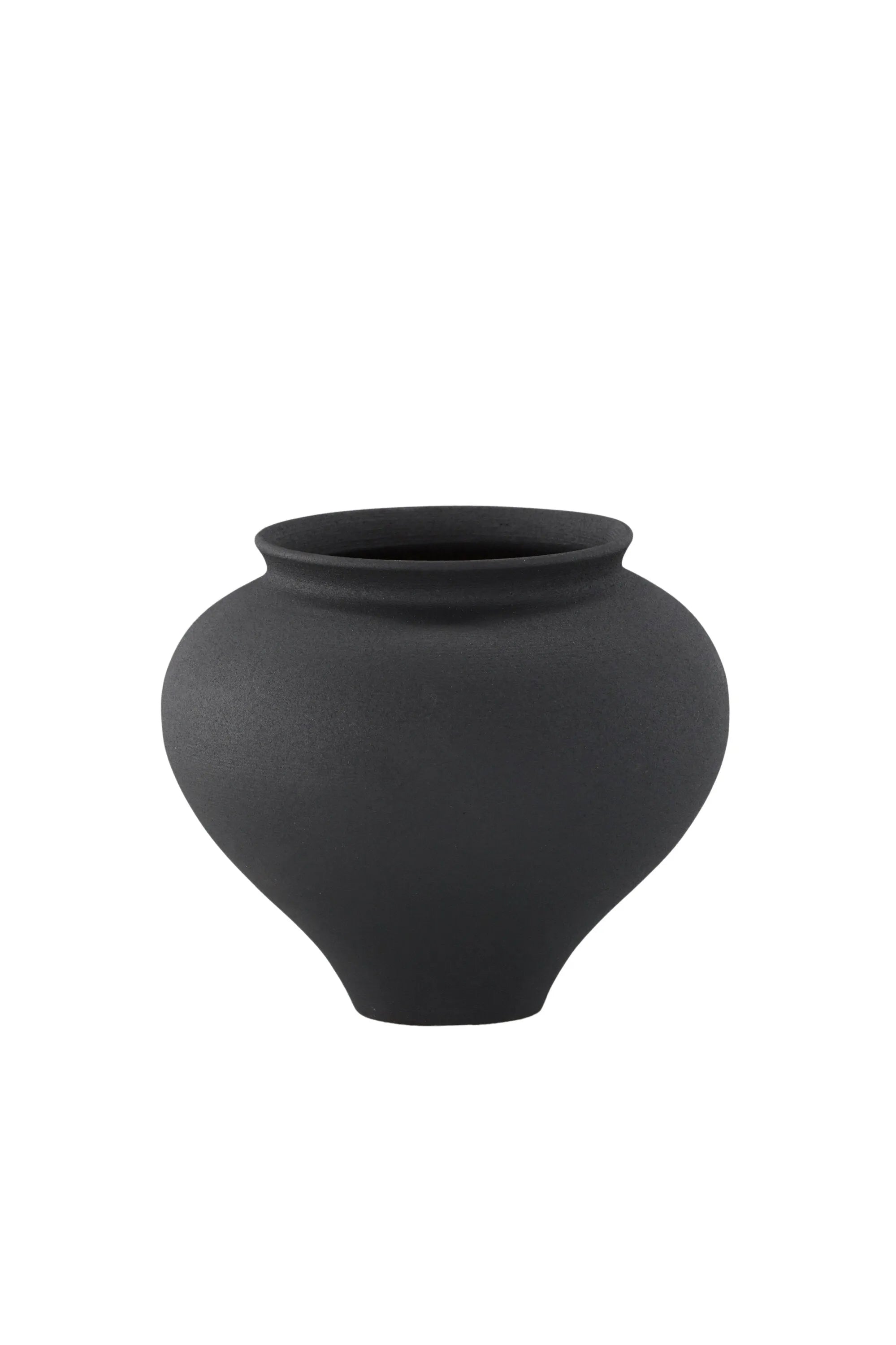 Rellis Vase: Modernes Design trifft auf hochwertige Handwerkskunst.