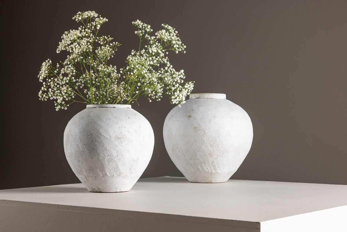 Globe Vase in Beige/Braun präsentiert im Onlineshop von KAQTU Design AG. Vase ist von Venture Home