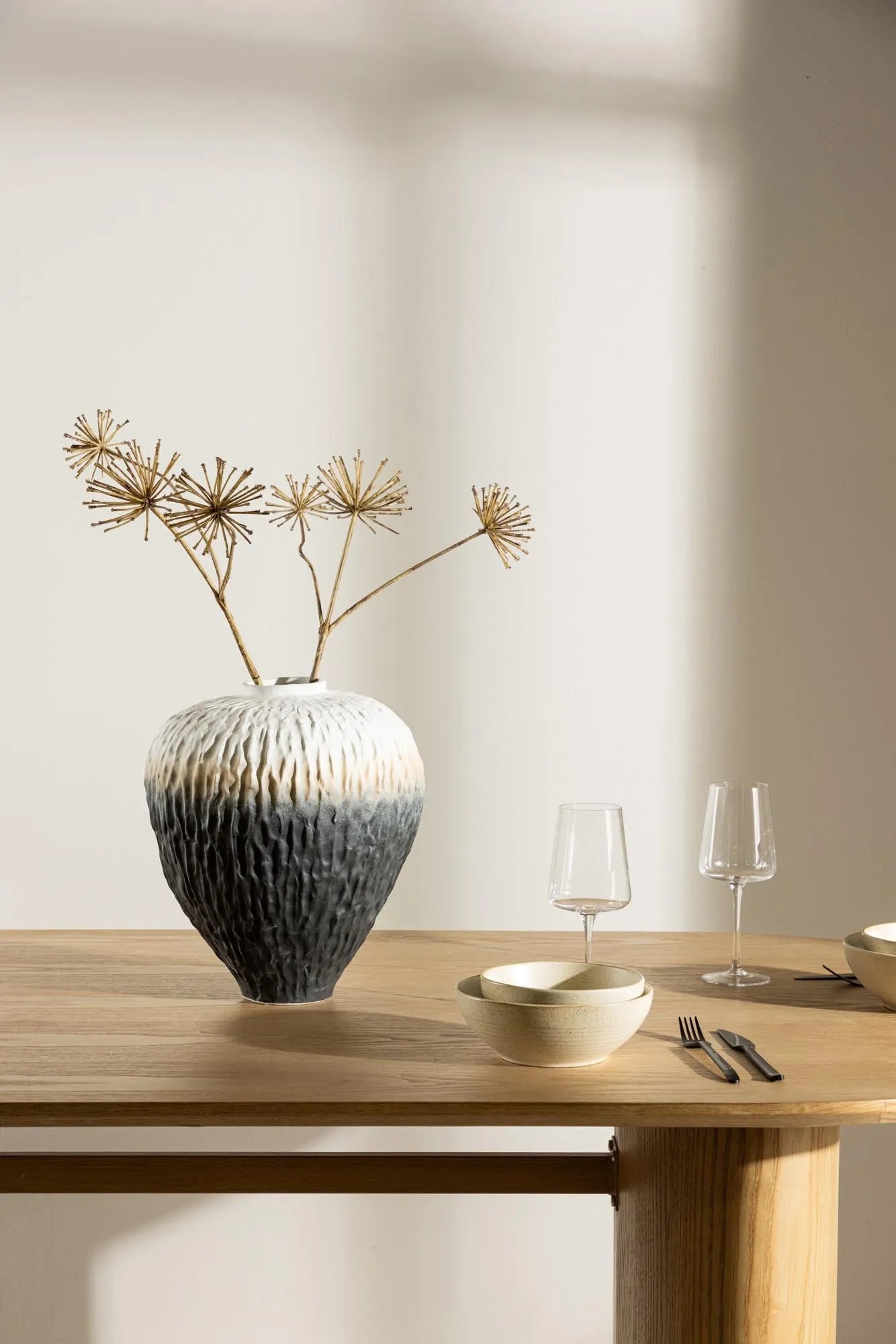 Elegante Pane Vase von Venture Home in stilvollem, modernem Design.