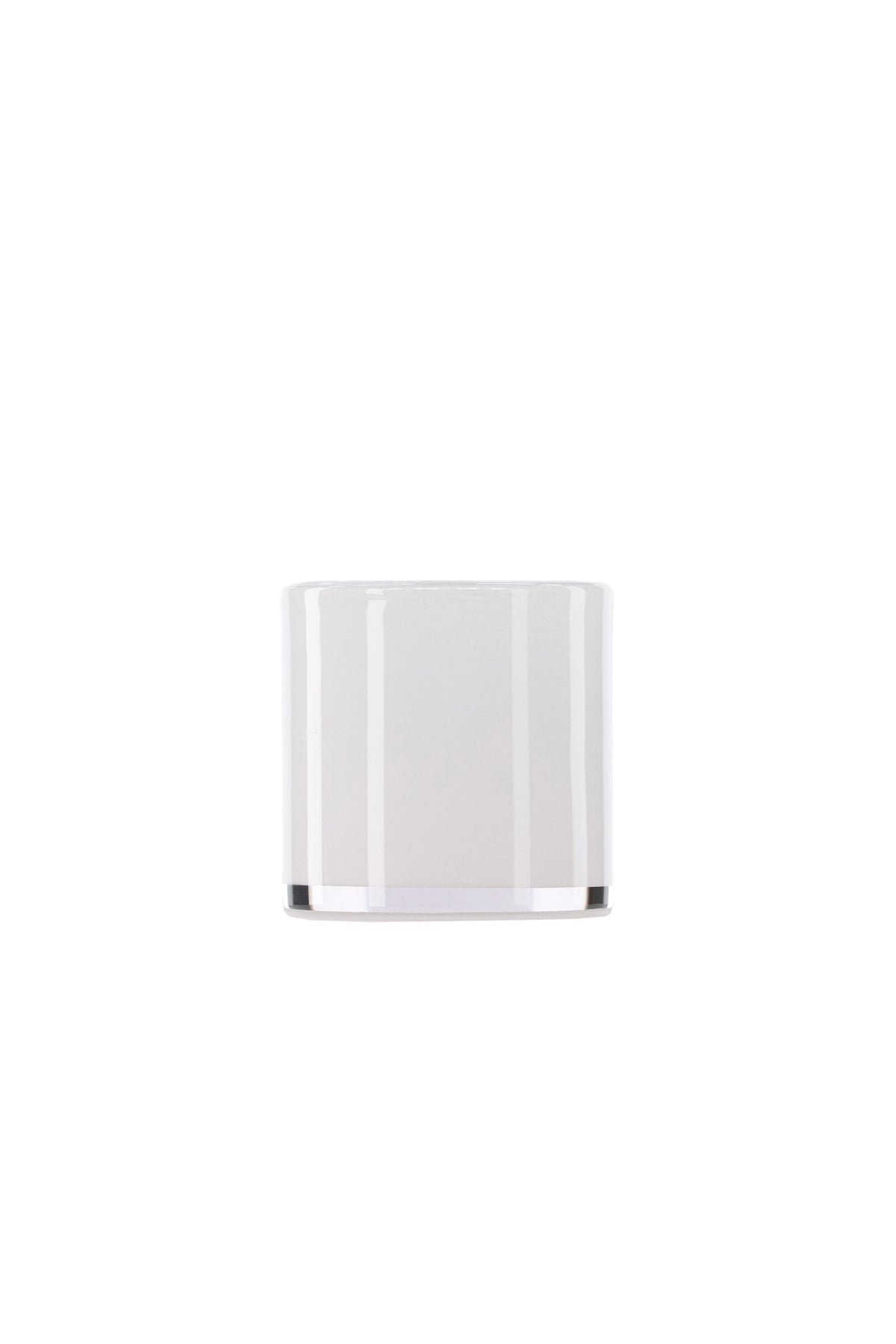 Weisser runder Teelichthalter Glora aus Glas, Durchmesser 8 cm, Höhe 8 cm, schlichte, transparente Oberfläche mit dünner Wandstärke.