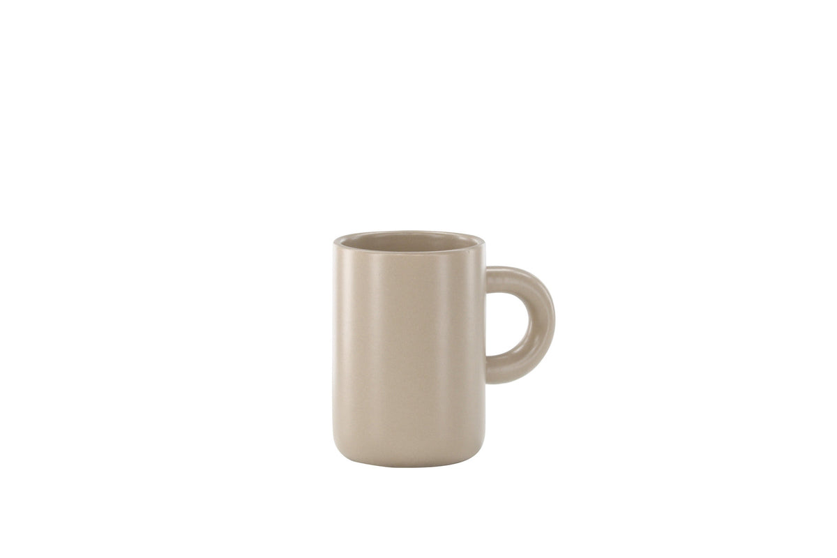 Active Kaffeetasse in Beige präsentiert im Onlineshop von KAQTU Design AG. Kaffeetassen ist von Venture Home