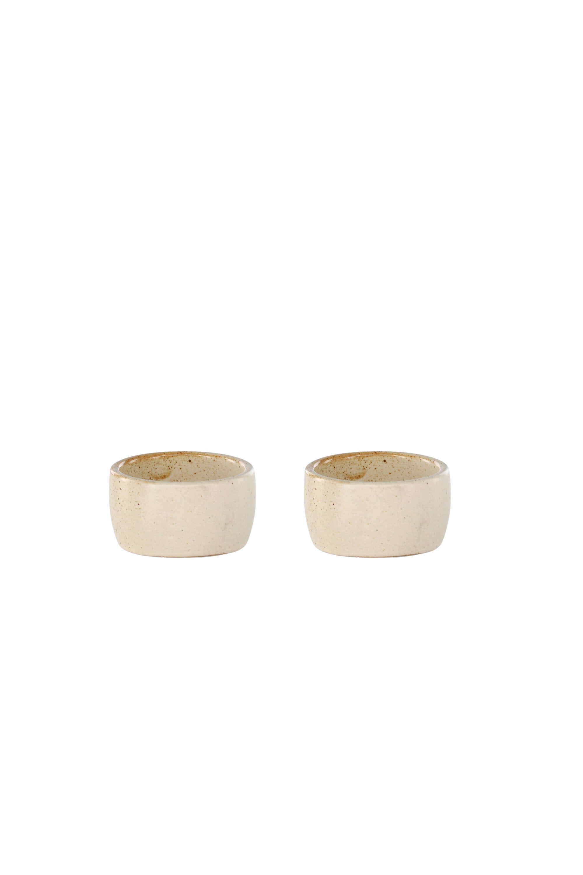 Active Eierbecher in Beige/Schwarz präsentiert im Onlineshop von KAQTU Design AG. Eierbecher ist von Venture Home