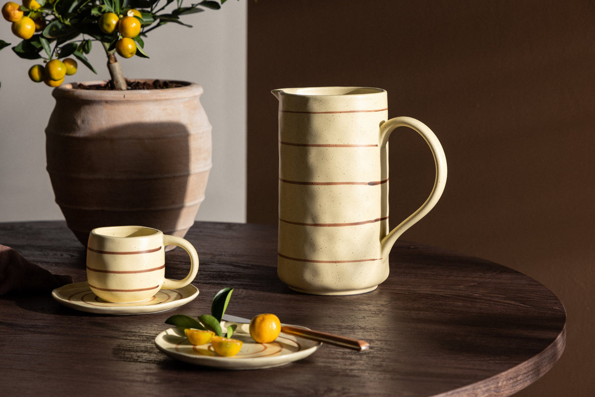 Kutie Mjölkkanna in Mehrfarbig präsentiert im Onlineshop von KAQTU Design AG. Kanne ist von Venture Home