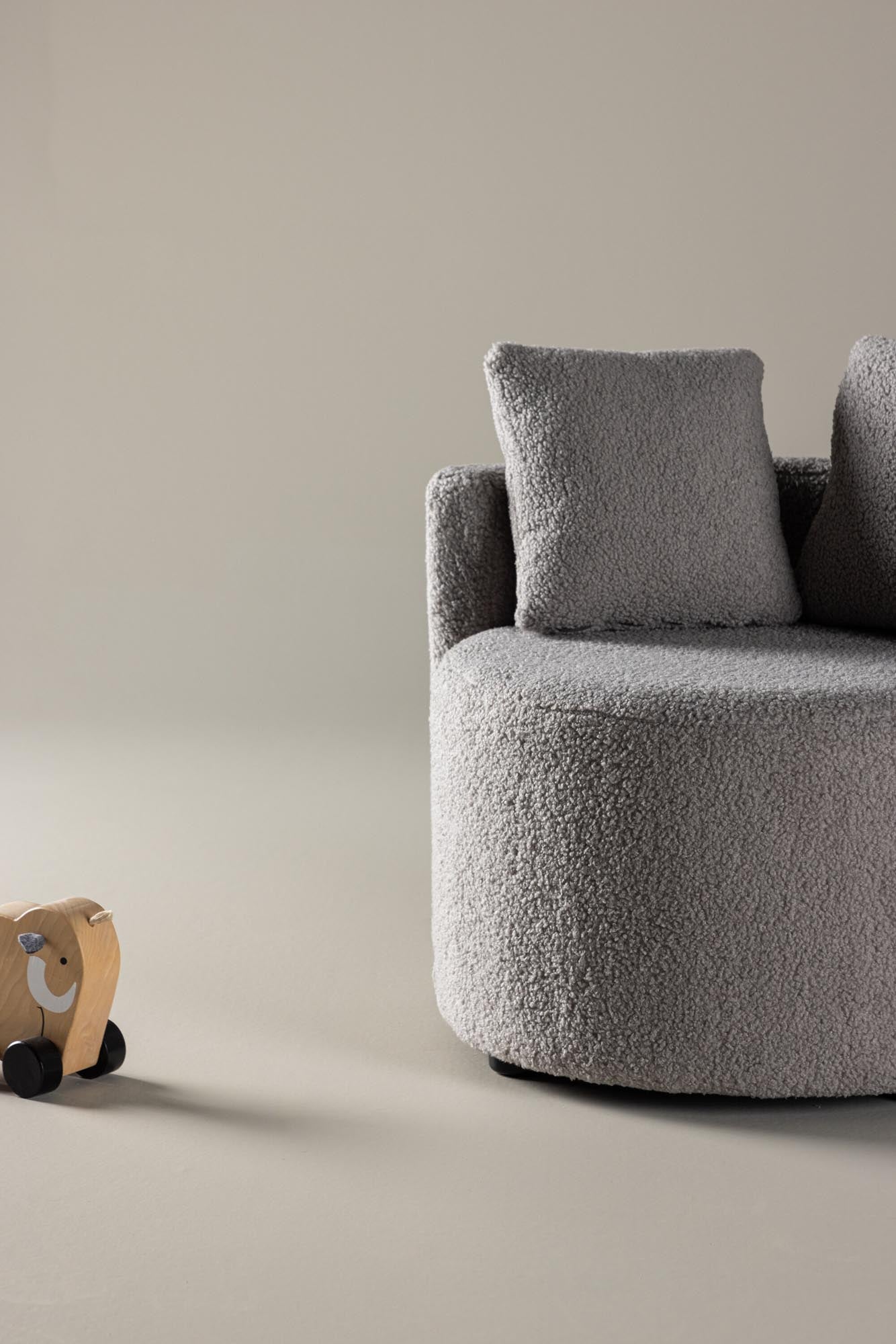 Kelso Kids Sofa in Grau präsentiert im Onlineshop von KAQTU Design AG. Sofa ist von Venture Home